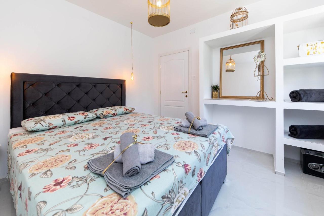 Gloria Luxury Suite Apartment Crikvenica Exterior foto